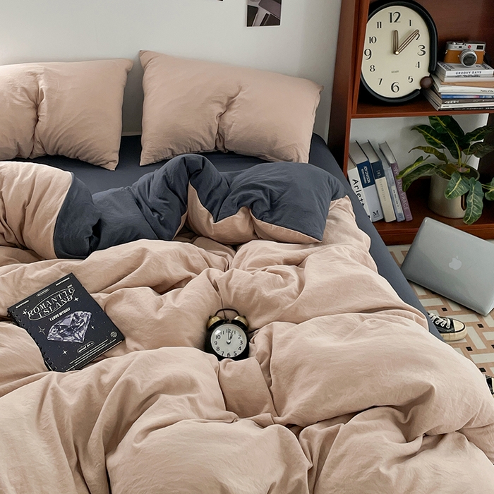 91家纺网 家纺一手货源 找家纺 优尚佳生活馆 2025新款ins风超柔褶皱亲肤磨毛水洗棉四件套双拼系列（风格二） 卡其深灰