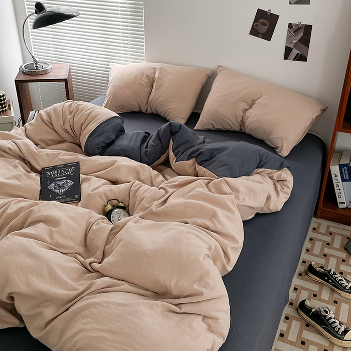 91家纺网 家纺一手货源 找家纺 优尚佳生活馆 2025新款ins风超柔褶皱亲肤磨毛水洗棉四件套双拼系列（风格二） 卡其深灰