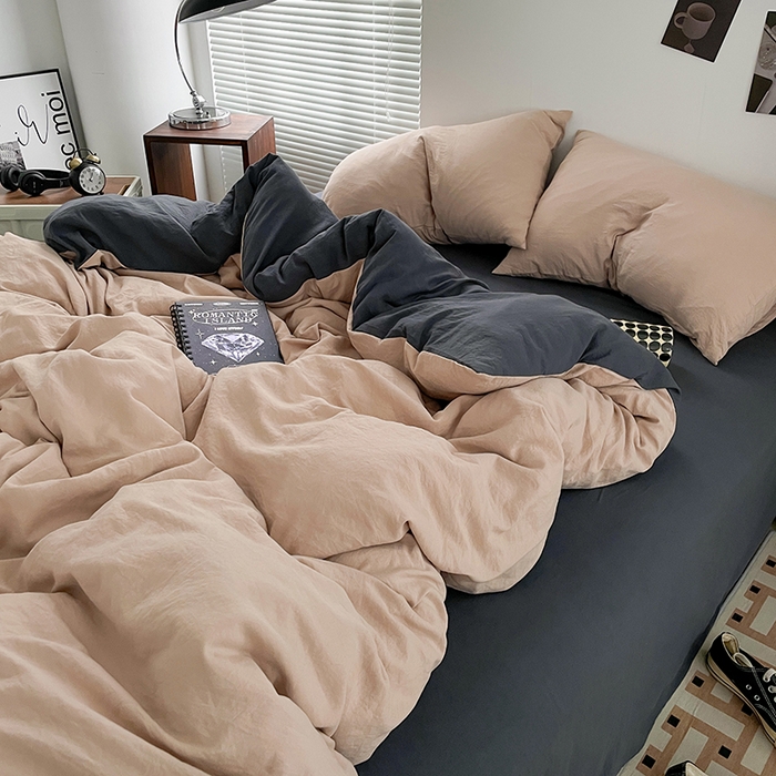 91家纺网 家纺一手货源 找家纺 优尚佳生活馆 2025新款ins风超柔褶皱亲肤磨毛水洗棉四件套双拼系列（风格二） 卡其深灰