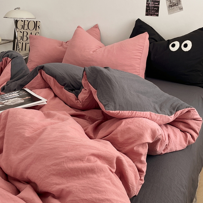 91家纺网 家纺一手货源 找家纺 优尚佳生活馆 2025新款ins风超柔褶皱亲肤磨毛水洗棉四件套双拼系列（风格一） 豆沙深灰