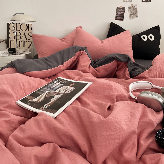 91家纺网 家纺一手货源 找家纺 优尚佳生活馆 2025新款ins风超柔褶皱亲肤磨毛水洗棉四件套双拼系列（风格一） 豆沙深灰