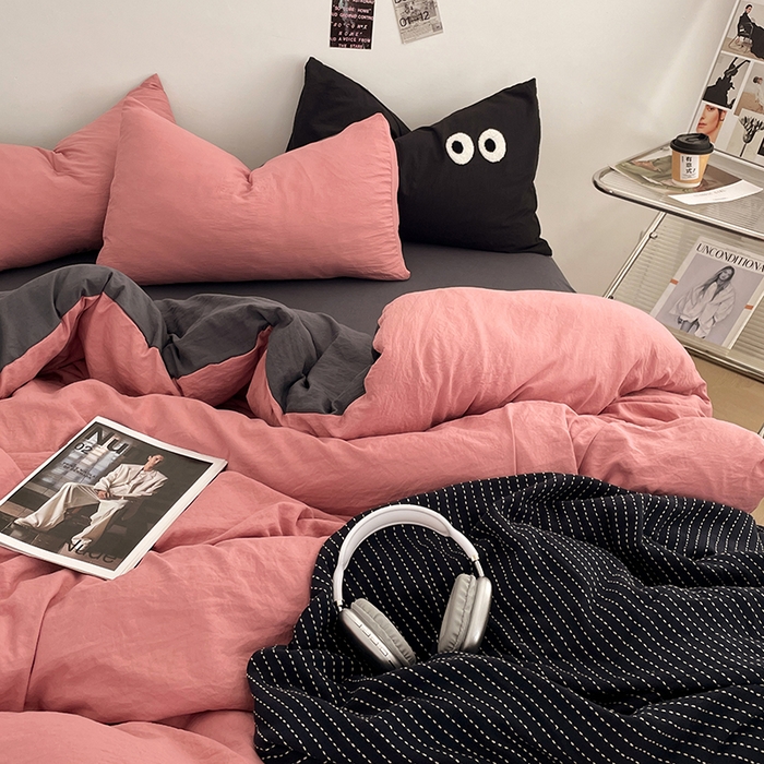 91家纺网 家纺一手货源 找家纺 优尚佳生活馆 2025新款ins风超柔褶皱亲肤磨毛水洗棉四件套双拼系列（风格一） 豆沙深灰