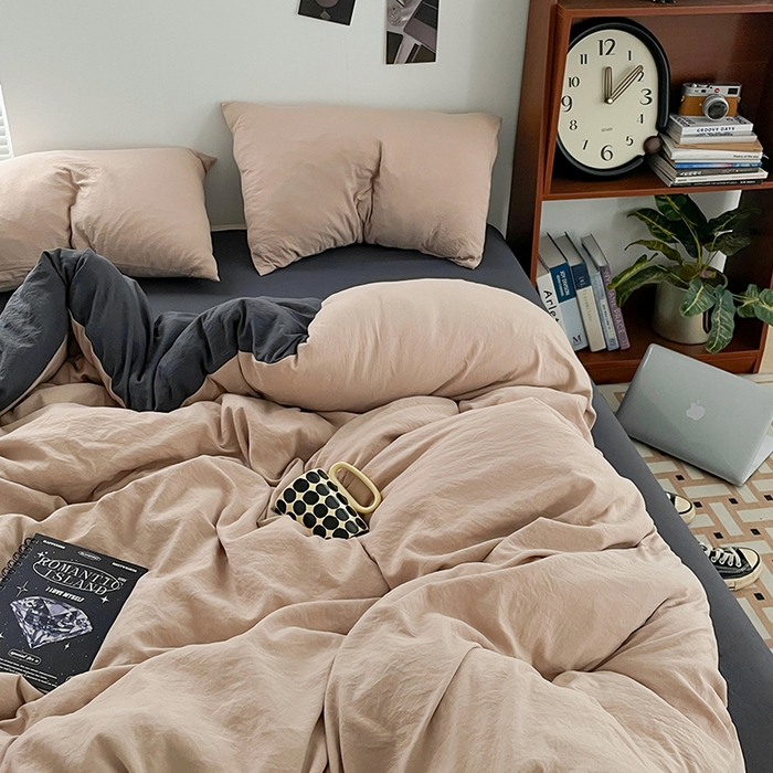 91家纺网 家纺一手货源 找家纺 优尚佳生活馆 2025新款ins风超柔褶皱亲肤磨毛水洗棉四件套双拼系列（风格二） 卡其深灰