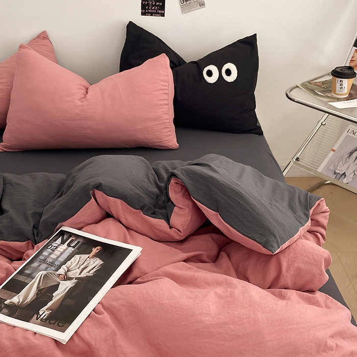 91家纺网 家纺一手货源 找家纺 优尚佳生活馆 2025新款ins风超柔褶皱亲肤磨毛水洗棉四件套双拼系列（风格一） 豆沙深灰