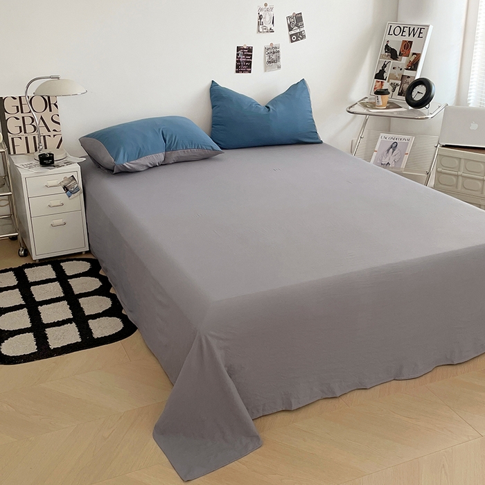 91家纺网 家纺一手货源 找家纺 优尚佳生活馆 2025新款ins风超柔褶皱亲肤磨毛水洗棉四件套双拼系列（风格一） 宝蓝浅灰