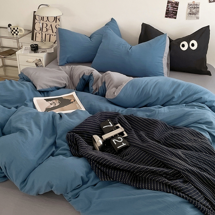 91家纺网 家纺一手货源 找家纺 优尚佳生活馆 2025新款ins风超柔褶皱亲肤磨毛水洗棉四件套双拼系列（风格一） 宝蓝浅灰