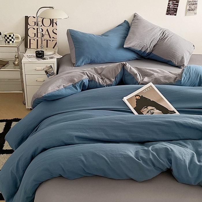 91家纺网 家纺一手货源 找家纺 优尚佳生活馆 2025新款ins风超柔褶皱亲肤磨毛水洗棉四件套双拼系列（风格一） 宝蓝浅灰