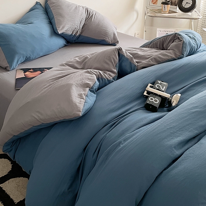 91家纺网 家纺一手货源 找家纺 优尚佳生活馆 2025新款ins风超柔褶皱亲肤磨毛水洗棉四件套双拼系列（风格一） 宝蓝浅灰