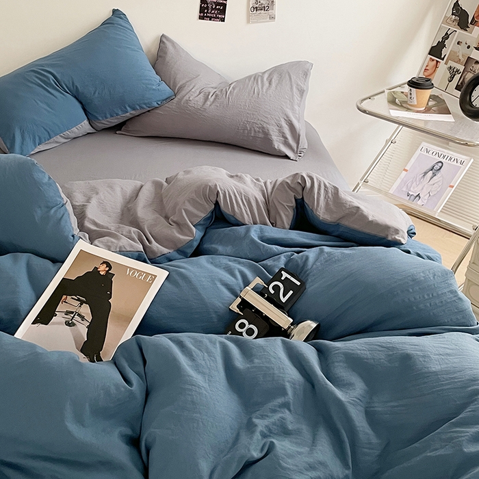 91家纺网 家纺一手货源 找家纺 优尚佳生活馆 2025新款ins风超柔褶皱亲肤磨毛水洗棉四件套双拼系列（风格一） 宝蓝浅灰