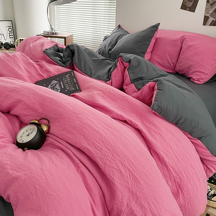 91家纺网 家纺一手货源 找家纺 优尚佳生活馆 2025新款ins风超柔褶皱亲肤磨毛水洗棉四件套双拼系列（风格二） 玫红深灰