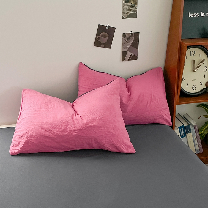 91家纺网 家纺一手货源 找家纺 优尚佳生活馆 2025新款ins风超柔褶皱亲肤磨毛水洗棉四件套双拼系列（风格二） 玫红深灰