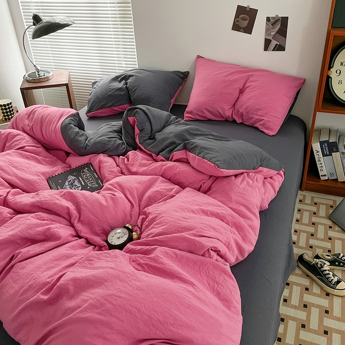 91家纺网 家纺一手货源 找家纺 优尚佳生活馆 2025新款ins风超柔褶皱亲肤磨毛水洗棉四件套双拼系列（风格二） 玫红深灰