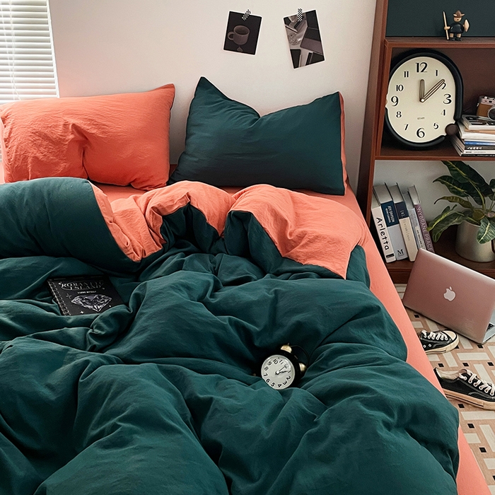 91家纺网 家纺一手货源 找家纺 优尚佳生活馆 2025新款ins风超柔褶皱亲肤磨毛水洗棉四件套双拼系列（风格二） 墨绿活力橙