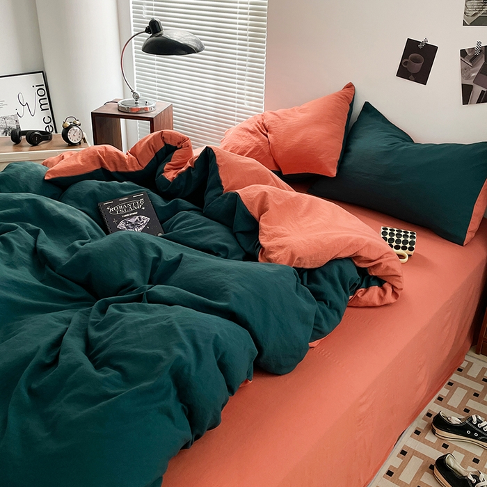 91家纺网 家纺一手货源 找家纺 优尚佳生活馆 2025新款ins风超柔褶皱亲肤磨毛水洗棉四件套双拼系列（风格二） 墨绿活力橙
