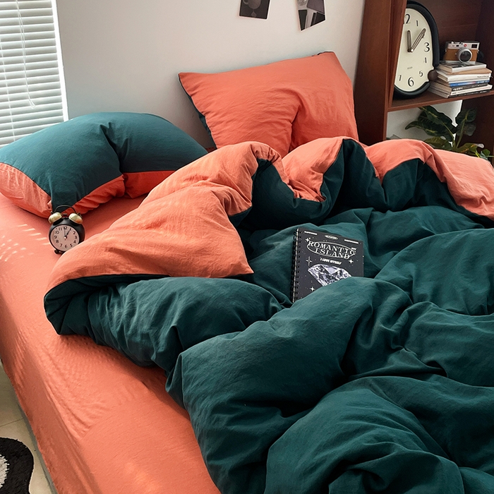 91家纺网 家纺一手货源 找家纺 优尚佳生活馆 2025新款ins风超柔褶皱亲肤磨毛水洗棉四件套双拼系列（风格二） 墨绿活力橙