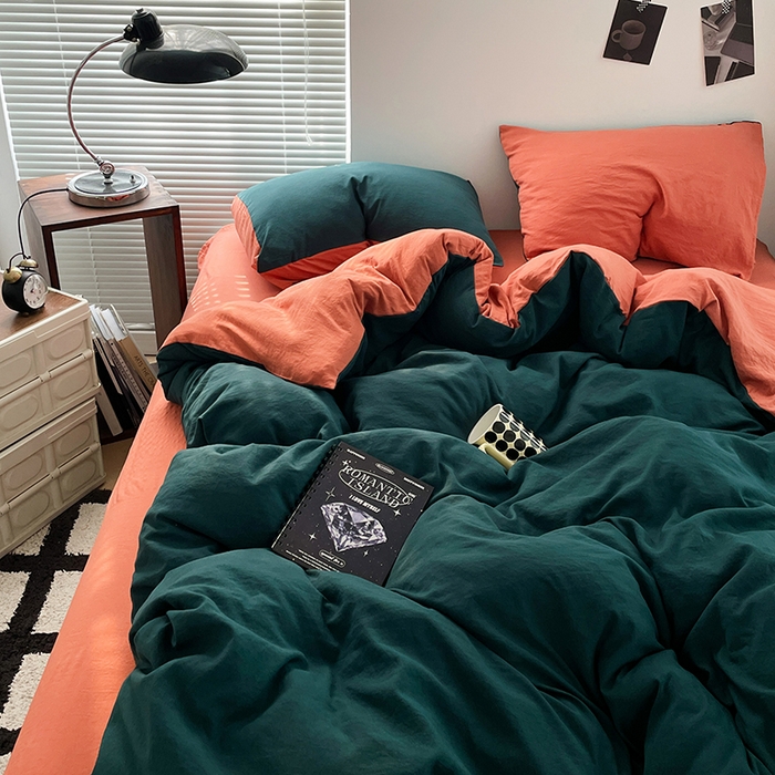 91家纺网 家纺一手货源 找家纺 优尚佳生活馆 2025新款ins风超柔褶皱亲肤磨毛水洗棉四件套双拼系列（风格二） 墨绿活力橙