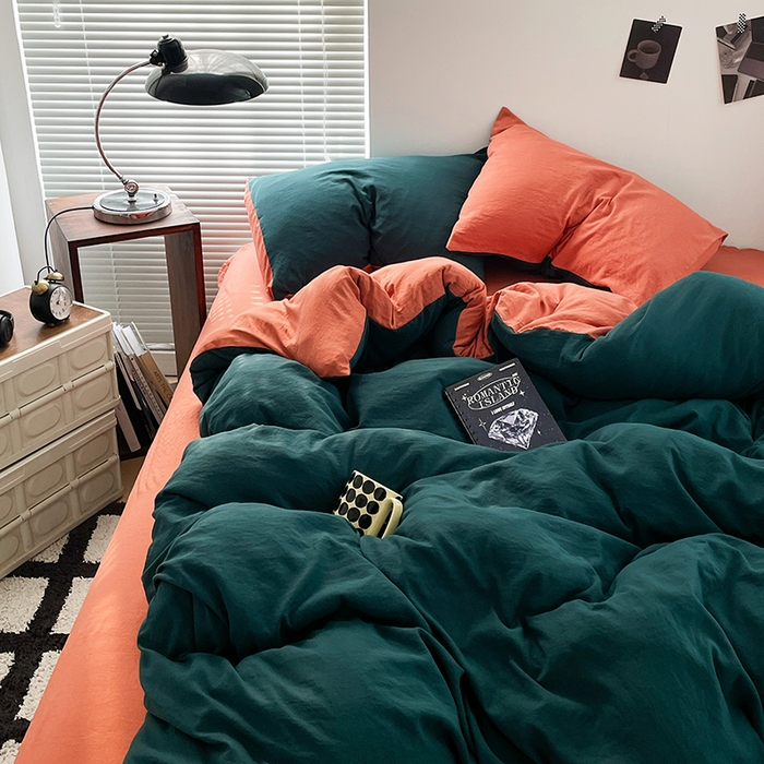 91家纺网 家纺一手货源 找家纺 优尚佳生活馆 2025新款ins风超柔褶皱亲肤磨毛水洗棉四件套双拼系列（风格二） 墨绿活力橙