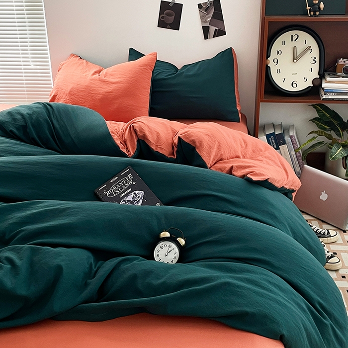91家纺网 家纺一手货源 找家纺 优尚佳生活馆 2025新款ins风超柔褶皱亲肤磨毛水洗棉四件套双拼系列（风格二） 墨绿活力橙