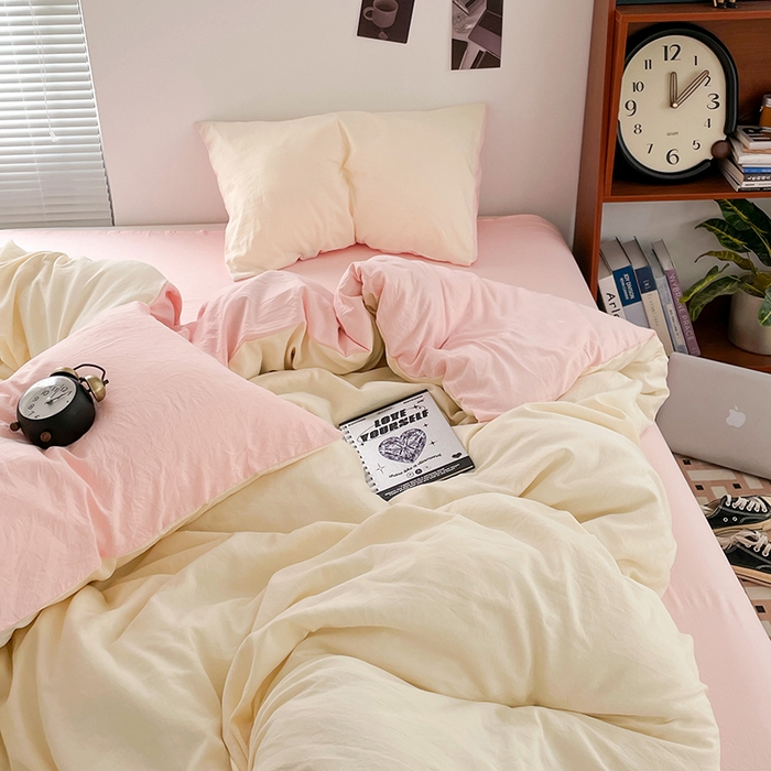 91家纺网 家纺一手货源 找家纺 优尚佳生活馆 2025新款ins风超柔褶皱亲肤磨毛水洗棉四件套双拼系列（风格二） 柠檬粉