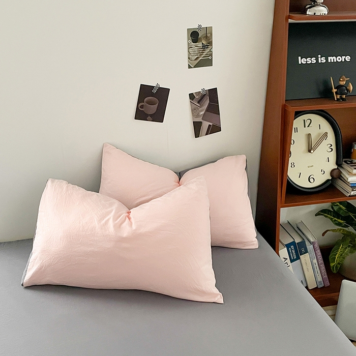 91家纺网 家纺一手货源 找家纺 优尚佳生活馆 2025新款ins风超柔褶皱亲肤磨毛水洗棉四件套双拼系列（风格二） 浅粉灰