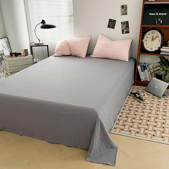 91家纺网 家纺一手货源 找家纺 优尚佳生活馆 2025新款ins风超柔褶皱亲肤磨毛水洗棉四件套双拼系列（风格二） 浅粉灰