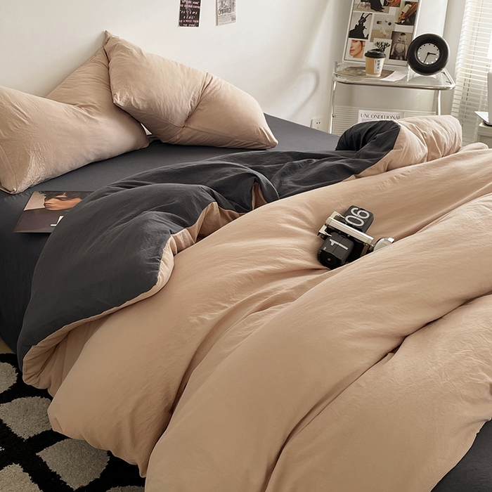 91家纺网 家纺一手货源 找家纺 优尚佳生活馆 2025新款ins风超柔褶皱亲肤磨毛水洗棉四件套双拼系列（风格一） 卡其深灰