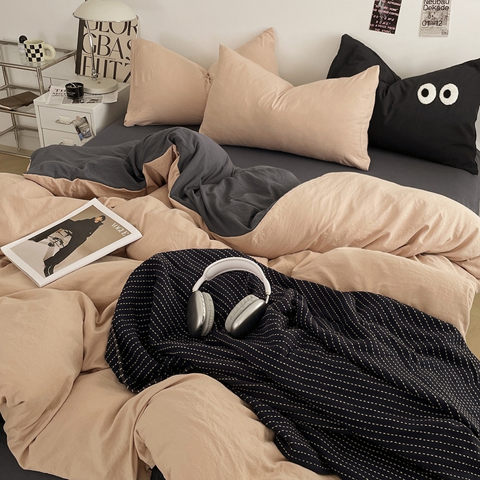 91家纺网 家纺一手货源 找家纺 优尚佳生活馆 2025新款ins风超柔褶皱亲肤磨毛水洗棉四件套双拼系列（风格一） 卡其深灰