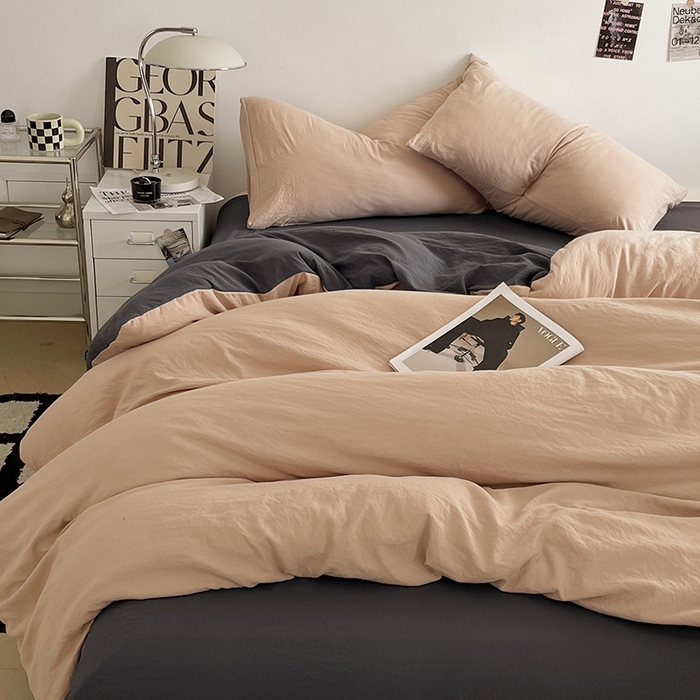 91家纺网 家纺一手货源 找家纺 优尚佳生活馆 2025新款ins风超柔褶皱亲肤磨毛水洗棉四件套双拼系列（风格一） 卡其深灰