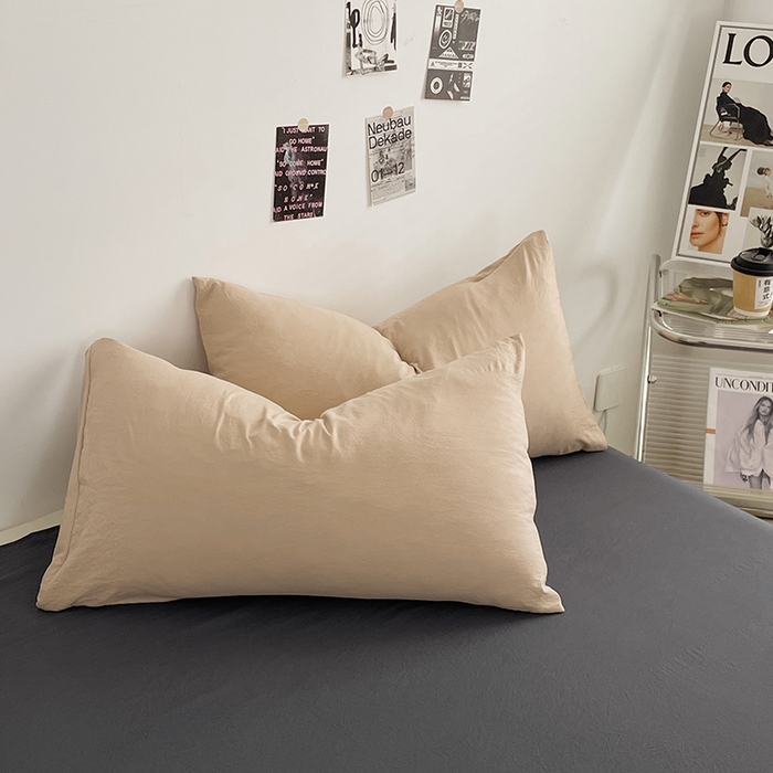 91家纺网 家纺一手货源 找家纺 优尚佳生活馆 2025新款ins风超柔褶皱亲肤磨毛水洗棉四件套双拼系列（风格一） 卡其深灰