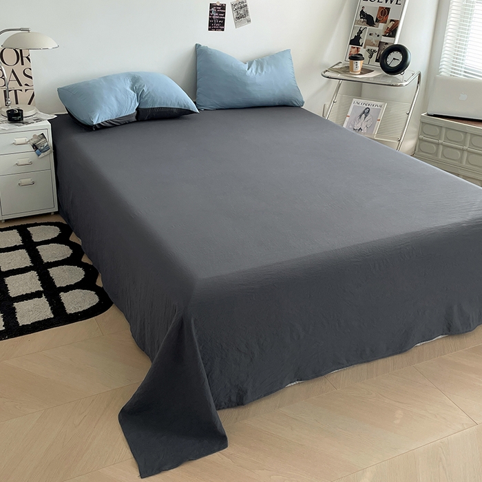 91家纺网 家纺一手货源 找家纺 优尚佳生活馆 2025新款ins风超柔褶皱亲肤磨毛水洗棉四件套双拼系列（风格一） 天蓝灰