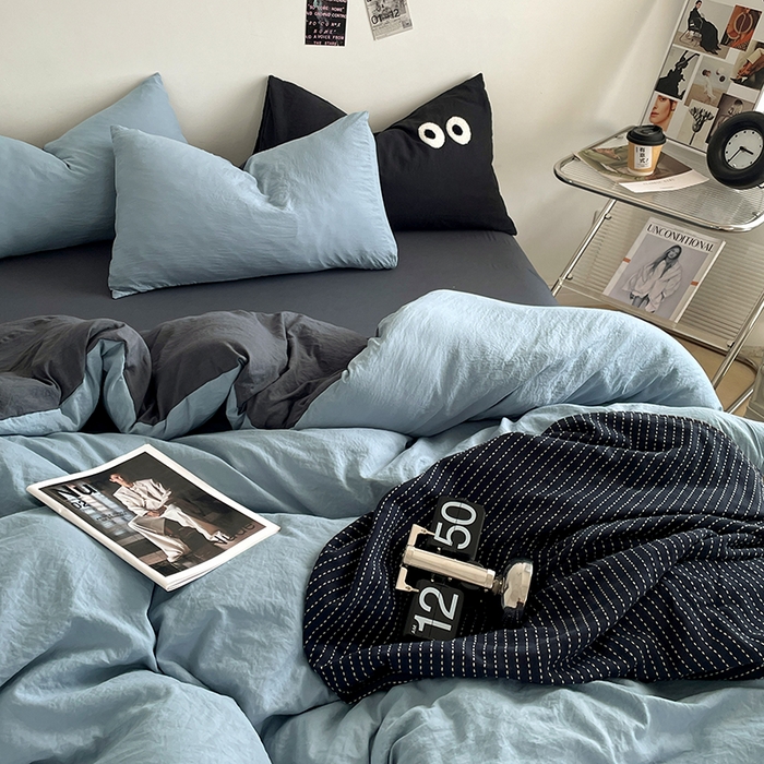 91家纺网 家纺一手货源 找家纺 优尚佳生活馆 2025新款ins风超柔褶皱亲肤磨毛水洗棉四件套双拼系列（风格一） 天蓝灰