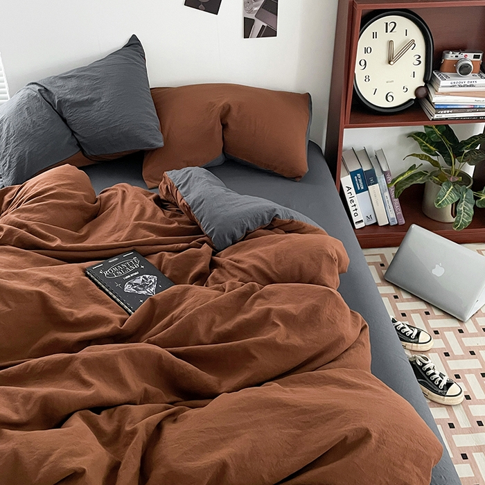 91家纺网 家纺一手货源 找家纺 优尚佳生活馆 2025新款ins风超柔褶皱亲肤磨毛水洗棉四件套双拼系列（风格二） 糖灰