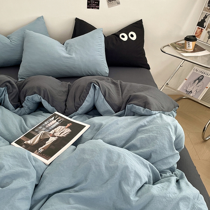 91家纺网 家纺一手货源 找家纺 优尚佳生活馆 2025新款ins风超柔褶皱亲肤磨毛水洗棉四件套双拼系列（风格一） 天蓝灰