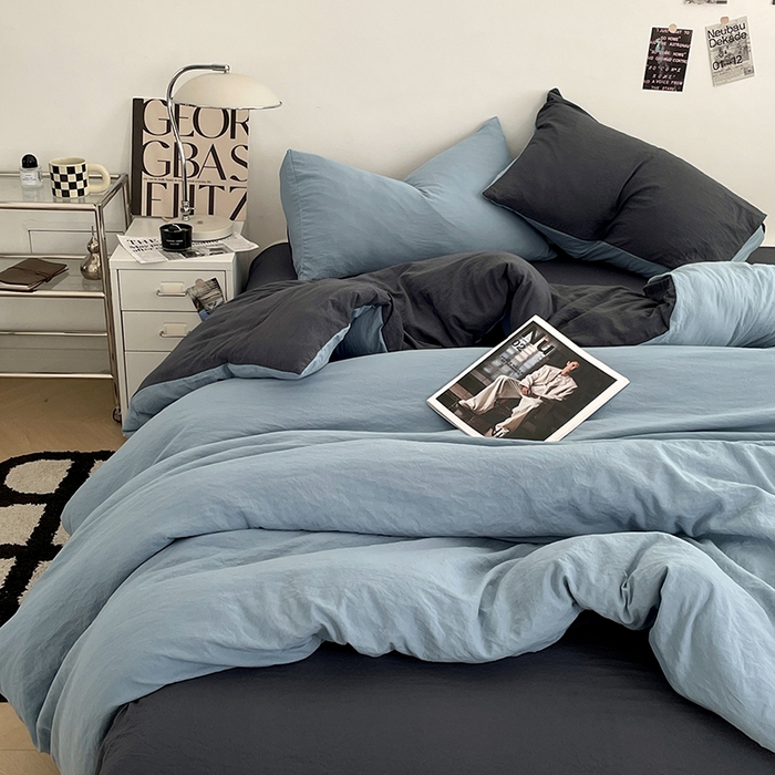 91家纺网 家纺一手货源 找家纺 优尚佳生活馆 2025新款ins风超柔褶皱亲肤磨毛水洗棉四件套双拼系列（风格一） 天蓝灰