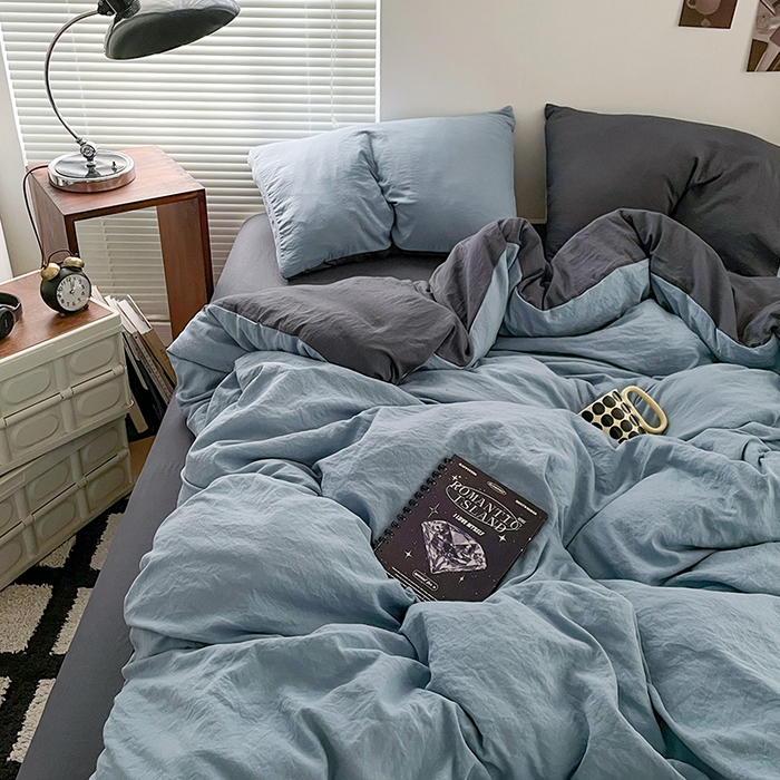 91家纺网 家纺一手货源 找家纺 优尚佳生活馆 2025新款ins风超柔褶皱亲肤磨毛水洗棉四件套双拼系列（风格二） 天蓝灰