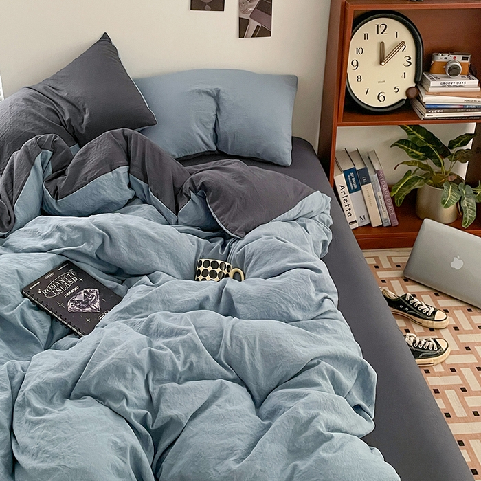 91家纺网 家纺一手货源 找家纺 优尚佳生活馆 2025新款ins风超柔褶皱亲肤磨毛水洗棉四件套双拼系列（风格二） 天蓝灰