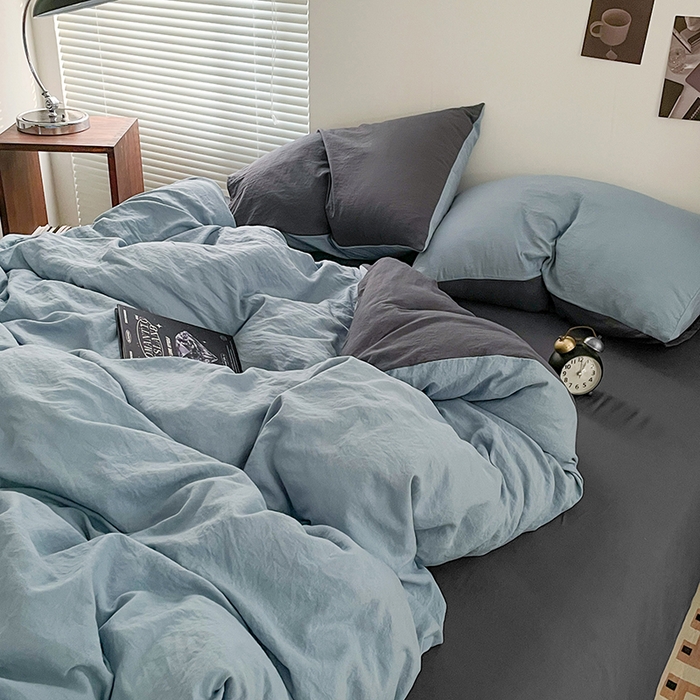 91家纺网 家纺一手货源 找家纺 优尚佳生活馆 2025新款ins风超柔褶皱亲肤磨毛水洗棉四件套双拼系列（风格二） 天蓝灰