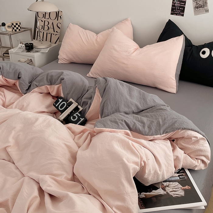 91家纺网 家纺一手货源 找家纺 优尚佳生活馆 2025新款ins风超柔褶皱亲肤磨毛水洗棉四件套双拼系列（风格一） 浅粉灰
