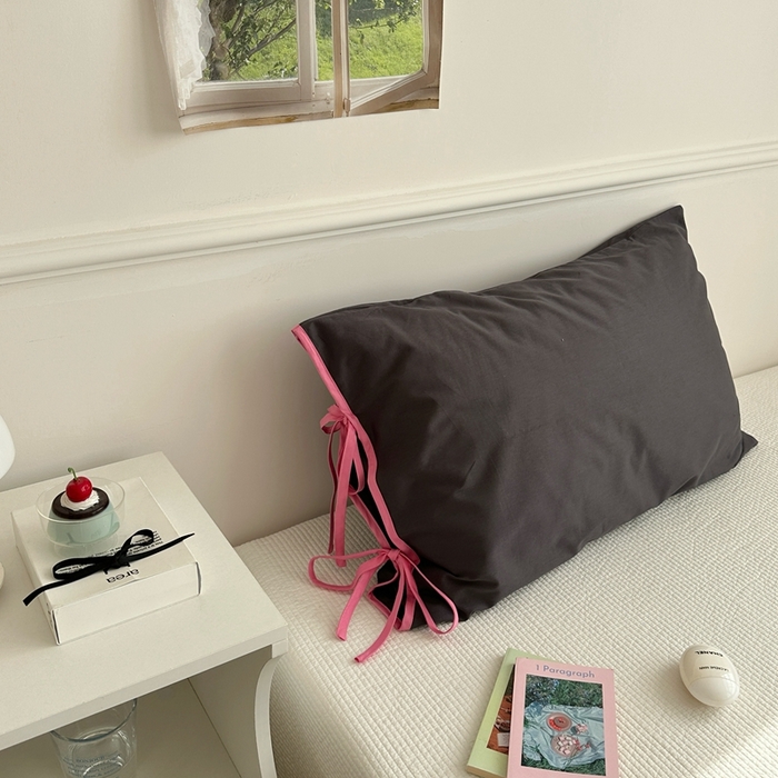 91家纺网 家纺一手货源 找家纺 尺素 2025新款纯棉绑带款ins风博主单枕套全棉成人枕头套纯色蝴蝶结枕芯枕套 绑带枕套  岩石灰