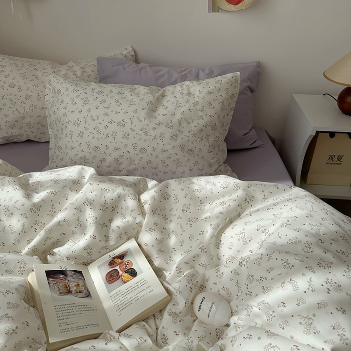 91家纺网 家纺一手货源 找家纺 尺素 2025新款田园小清新纯棉四件套出口韩国ins博主风全棉被套纯色加大床单1.8床笠印花枕套学生宿舍三件套 紫鸢千夏紫