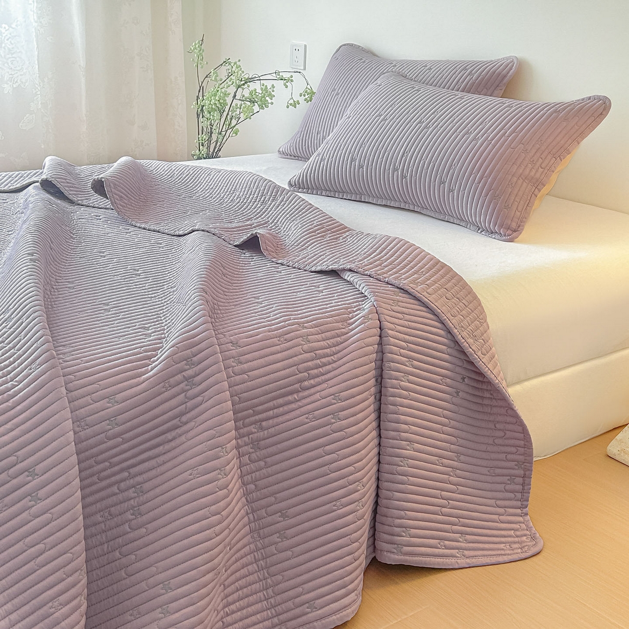 91家纺网 家纺一手货源 找家纺 （总）恒尚居 2025新款莫代尔天丝夏季床盖绗缝星星刺绣夹棉床单三件套