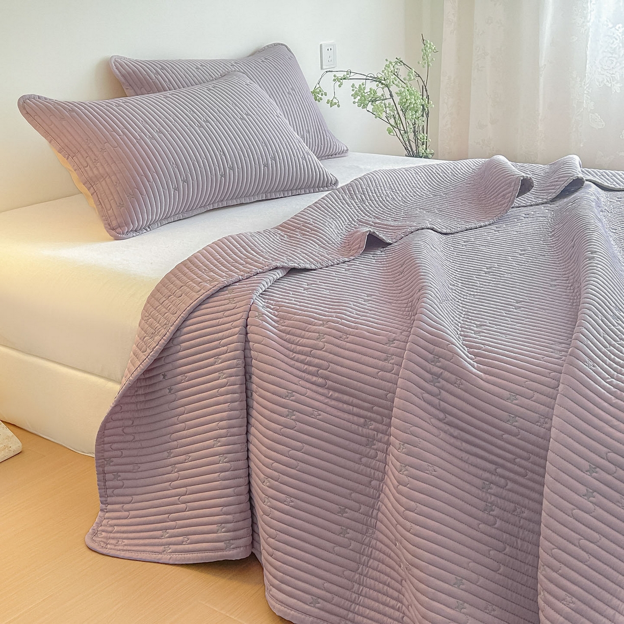 91家纺网 家纺一手货源 找家纺 （总）恒尚居 2025新款莫代尔天丝夏季床盖绗缝星星刺绣夹棉床单三件套