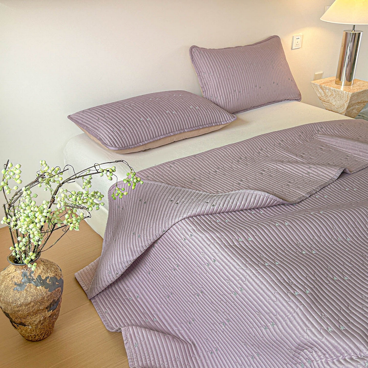 91家纺网 家纺一手货源 找家纺 （总）恒尚居 2025新款莫代尔天丝夏季床盖绗缝星星刺绣夹棉床单三件套