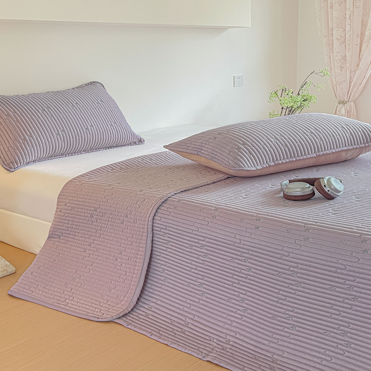 91家纺网 家纺一手货源 找家纺 恒尚居 2025新款莫代尔天丝夏季床盖绗缝星星刺绣夹棉床单三件套 星空-紫