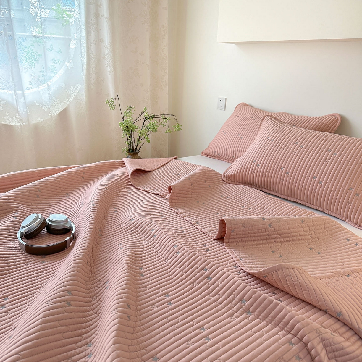 91家纺网 家纺一手货源 找家纺 恒尚居 2025新款莫代尔天丝夏季床盖绗缝星星刺绣夹棉床单三件套 星空-粉