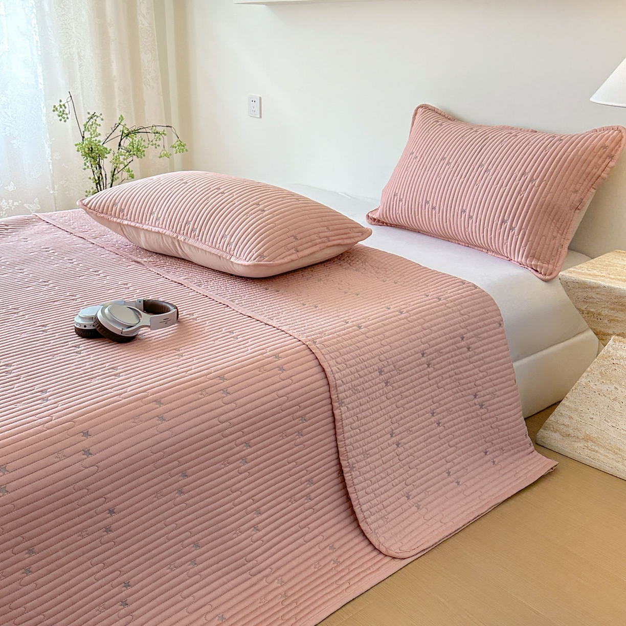 91家纺网 家纺一手货源 找家纺 恒尚居 2025新款莫代尔天丝夏季床盖绗缝星星刺绣夹棉床单三件套 星空-粉