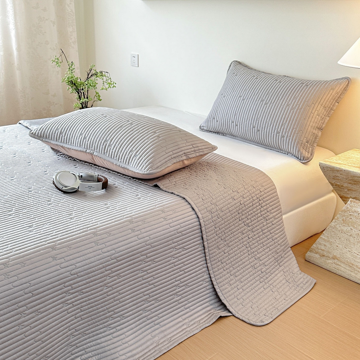 91家纺网 家纺一手货源 找家纺 恒尚居 2025新款莫代尔天丝夏季床盖绗缝星星刺绣夹棉床单三件套 星空-灰