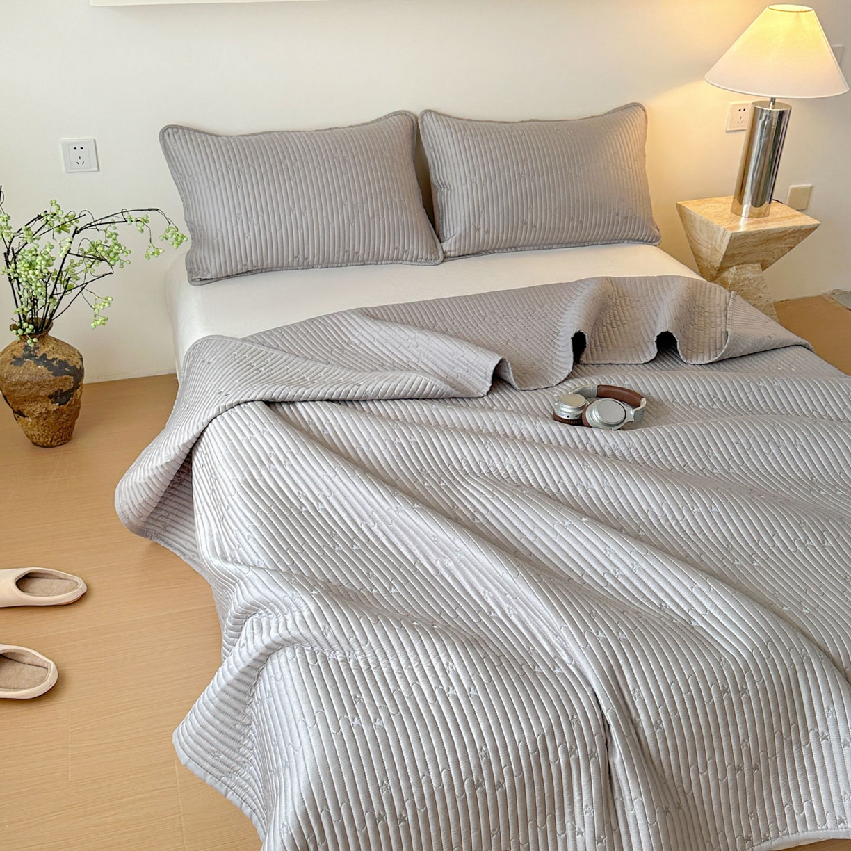 91家纺网 家纺一手货源 找家纺 恒尚居 2025新款莫代尔天丝夏季床盖绗缝星星刺绣夹棉床单三件套 星空-灰