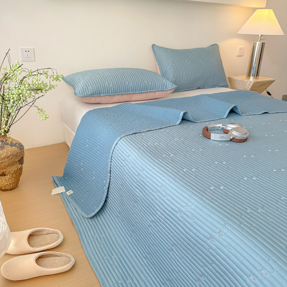 91家纺网 家纺一手货源 找家纺 恒尚居 2025新款莫代尔天丝夏季床盖绗缝星星刺绣夹棉床单三件套 星空-蓝