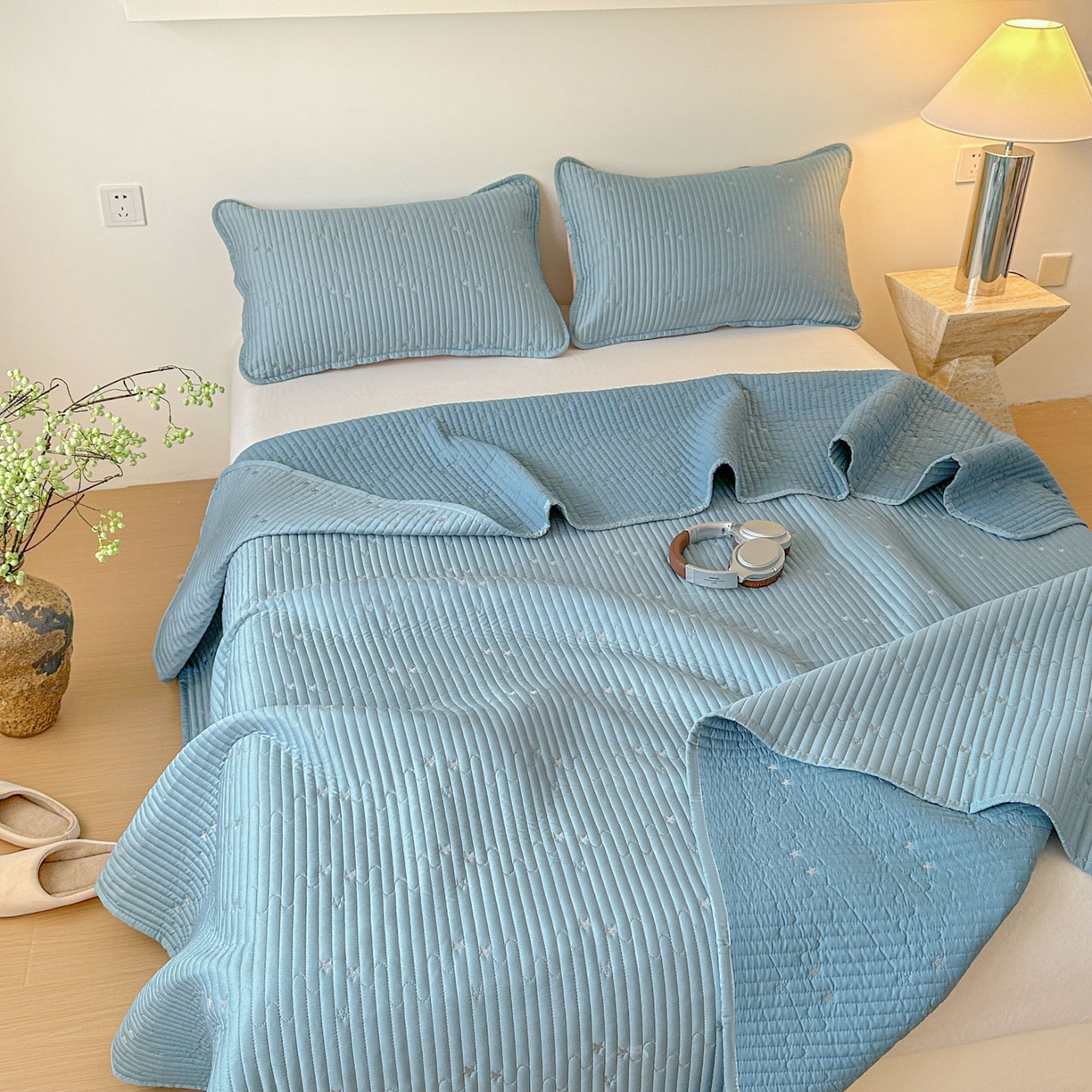 91家纺网 家纺一手货源 找家纺 恒尚居 2025新款莫代尔天丝夏季床盖绗缝星星刺绣夹棉床单三件套 星空-蓝